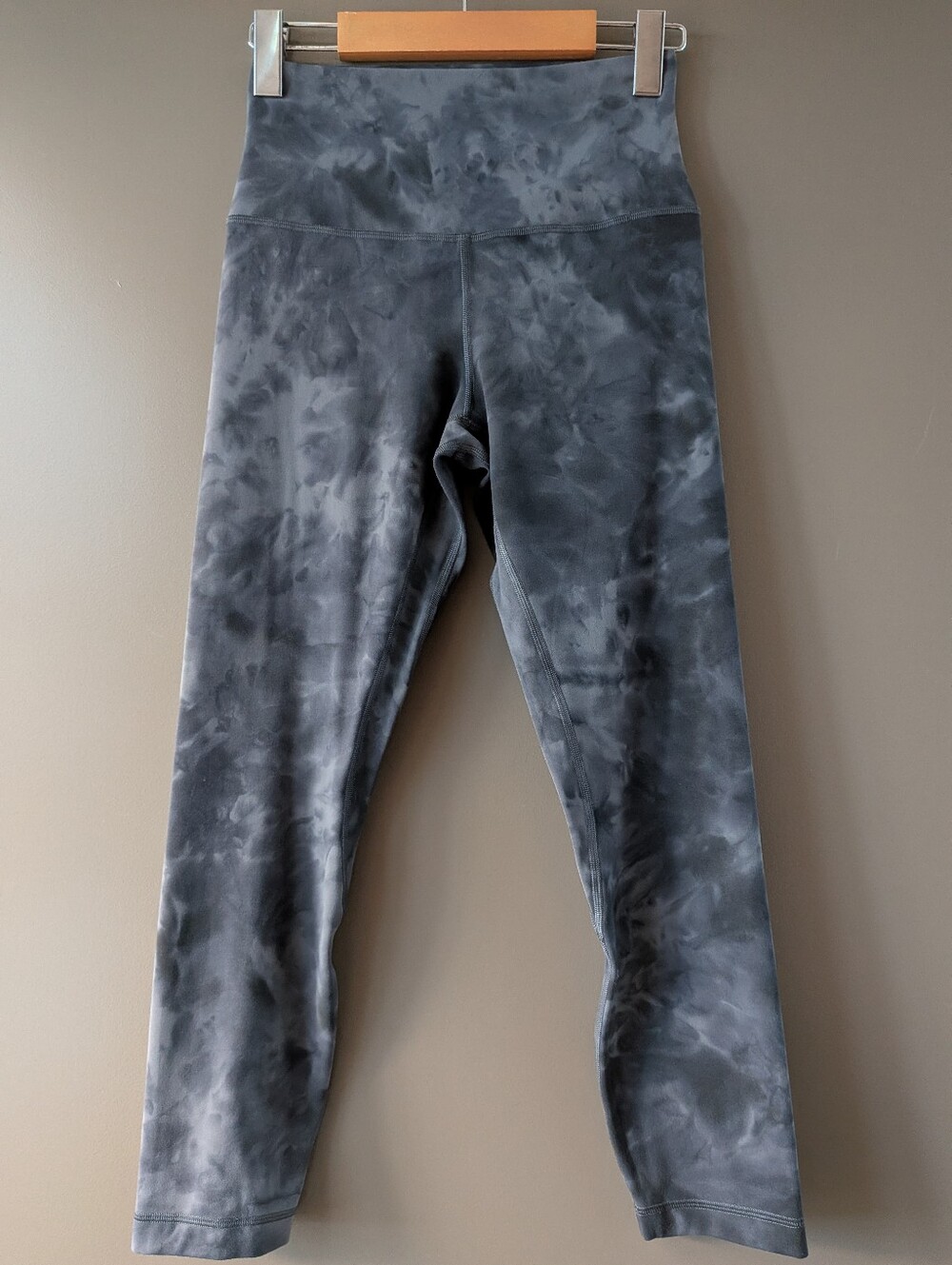 Lululemon Align High Rise Crop 23" Diamond Dye Pitch Grey Graphite Grey Size 6